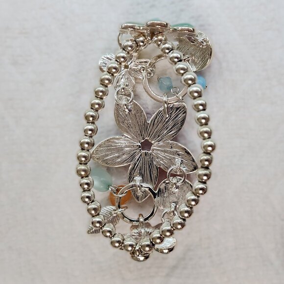 *New Low Price!* Caracol Retro Floral Necklace Set - Picture 7 of 9